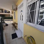 Yellow House Apartman Kalamáta