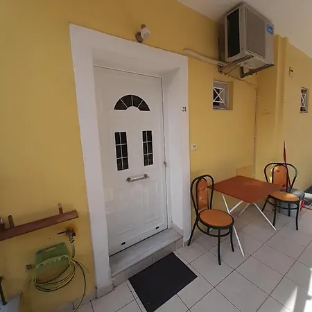 Yellow House Apartment